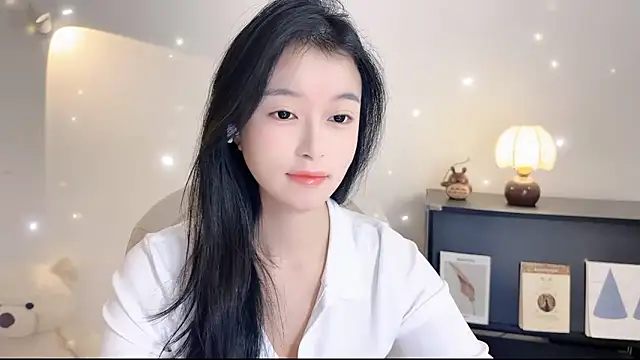 Onechestnut online show from 5, 11, 2025