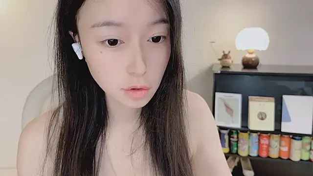 Onechestnut online show from 17, 4, 2026