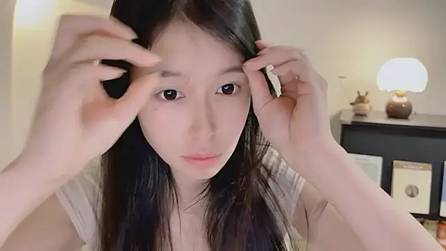 Onechestnut online show from 18, 4, 2026
