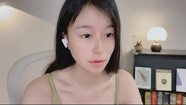 Onechestnut online show from 22, 4, 2026