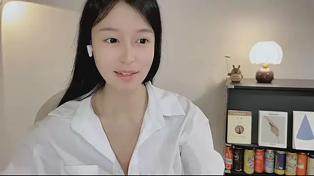 Onechestnut online show from 23, 4, 2026
