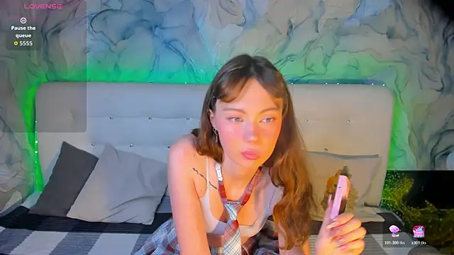 Snapshot of LolaMeddisson chatting on 1, 12, 2025 LolaMeddisson online show from 1, 12, 2025