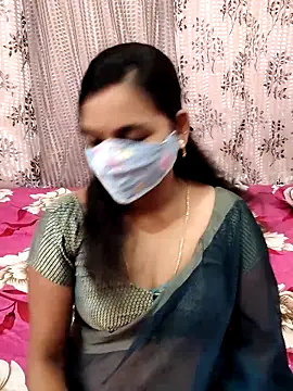 Snapshot of Lalitha-1995 chatting on 20, 9, 2025 Lalitha-1995 online show from 20, 9, 2025