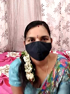 Snapshot of Lalitha-1995 chatting on 25, 9, 2025 Lalitha-1995 online show from 25, 9, 2025