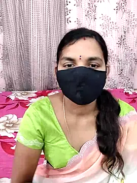 Snapshot of Lalitha-1995 chatting on 28, 9, 2025 Lalitha-1995 online show from 28, 9, 2025