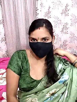 Snapshot of Lalitha-1995 chatting on 30, 9, 2025 Lalitha-1995 online show from 30, 9, 2025