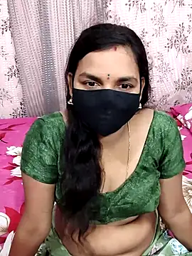 Snapshot of Lalitha-1995 chatting on 3, 10, 2025 Lalitha-1995 online show from 3, 10, 2025