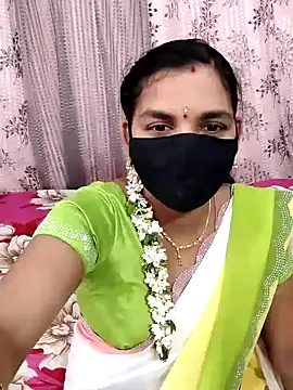 Snapshot of Lalitha-1995 chatting on 5, 10, 2025 Lalitha-1995 online show from 5, 10, 2025