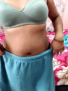 Snapshot of Lalitha-1995 chatting on 16, 10, 2025 Lalitha-1995 online show from 16, 10, 2025