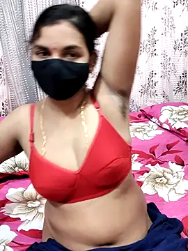 Snapshot of Lalitha-1995 chatting on 19, 10, 2025 Lalitha-1995 online show from 19, 10, 2025