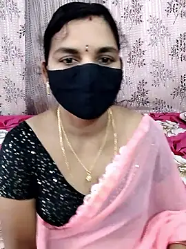 Snapshot of Lalitha-1995 chatting on 26, 10, 2025 Lalitha-1995 online show from 26, 10, 2025