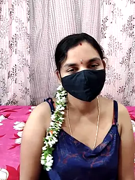 Snapshot of Lalitha-1995 chatting on 10, 11, 2025 Lalitha-1995 online show from 10, 11, 2025