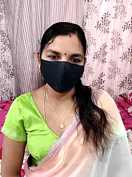 Snapshot of Lalitha-1995 chatting on 16, 11, 2025 Lalitha-1995 online show from 16, 11, 2025