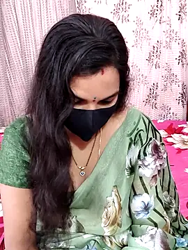 Snapshot of Lalitha-1995 chatting on 18, 12, 2025 Lalitha-1995 online show from 18, 12, 2025