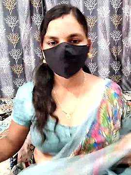 Snapshot of Lalitha-1995 chatting on 4, 7, 2026 Lalitha-1995 online show from 4, 7, 2026
