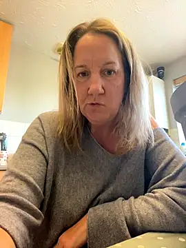 X-Victoria-X online show from 4, 10, 2025