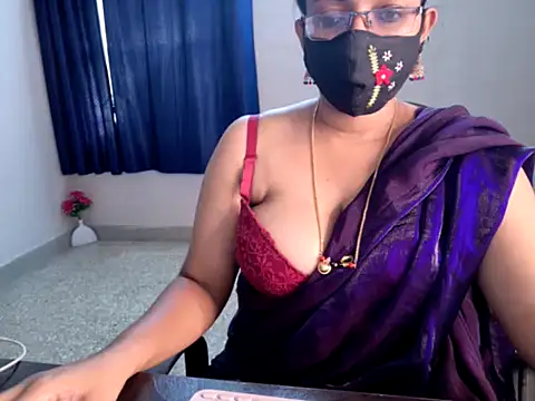 Snapshot of Anjalistar chatting on 2, 11, 2025 Anjalistar online show from 2, 11, 2025