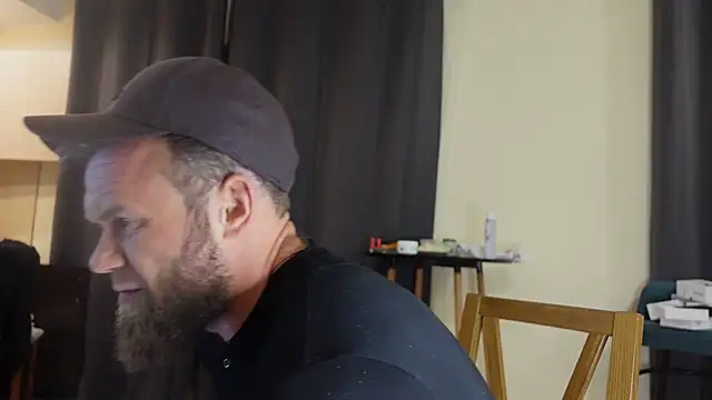 Snapshot of Stewart_Barnz chatting on 19, 4, 2026 Stewart Barnz online show from 19, 4, 2026