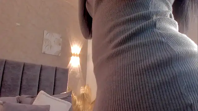 Lunaa bellaa online show from 7, 2, 2026