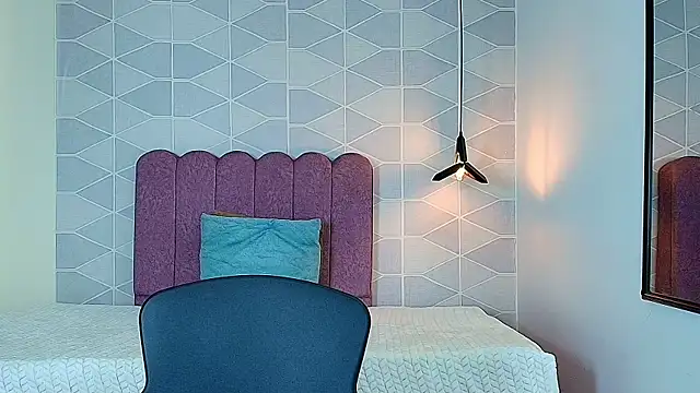 Aly Loving online show from 25, 11, 2025