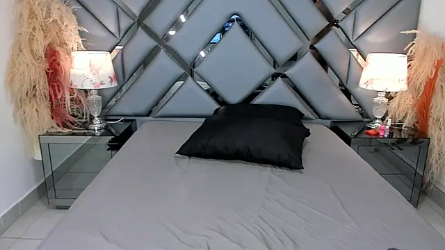 Milan LewisS online show from 20, 9, 2025