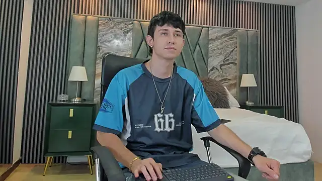 Michael blue online show from 23, 9, 2025