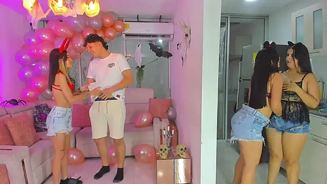 Snapshot of stangirls_ chatting on 27, 10, 2025 stangirls online show from 27, 10, 2025