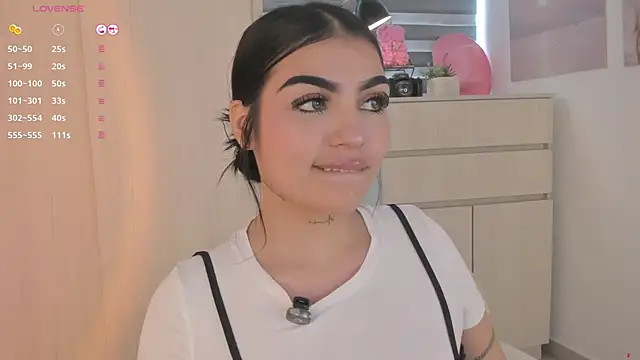 EmmyKenner online show from 18, 10, 2025