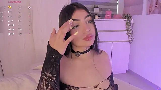 EmmyKenner online show from 12, 11, 2025