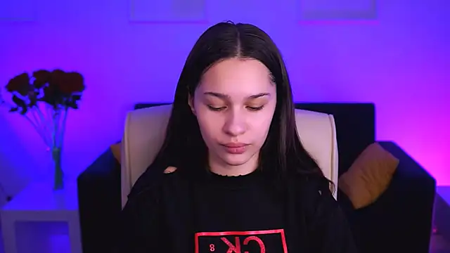 Snapshot of KimClarks_ chatting on 8, 9, 2025 KimClarks  online show from 8, 9, 2025