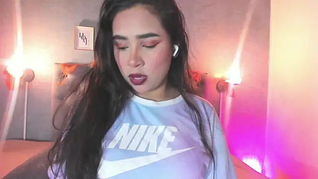 GiannaSlimJB online show from 3, 10, 2025