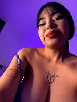 Snapshot of lucialauper_ chatting on 19, 10, 2025 lucialauper online show from 19, 10, 2025