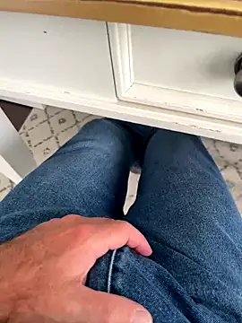 Snapshot of cyclone1212 chatting on 24, 10, 2025 cyclone1212 online show from 24, 10, 2025