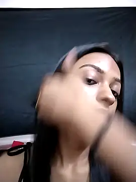 Snapshot of Your-Kitkat chatting on 18, 10, 2025 Your-Kitkat online show from 18, 10, 2025