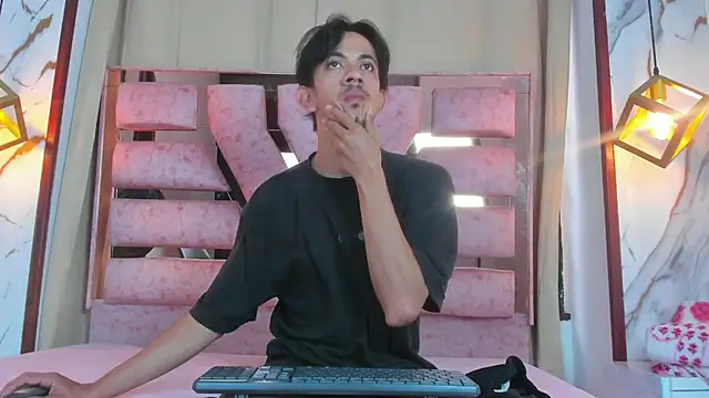 Snapshot of kameron_and_Nick chatting on 14, 12, 2025 kameron and Nick online show from 14, 12, 2025