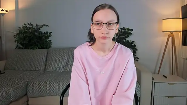 Snapshot of AnnisGelI chatting on 2, 12, 2025 AnnisGelI online show from 2, 12, 2025