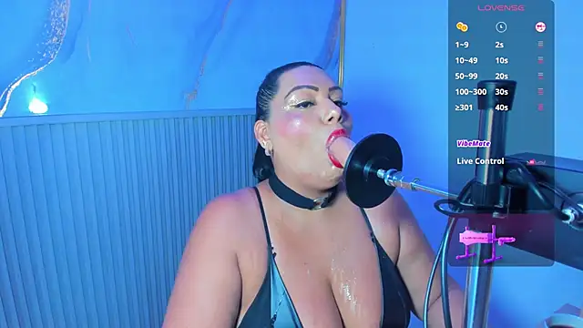 Snapshot of bigboobs_violeta chatting on 10, 10, 2025 bigboobs violeta online show from 10, 10, 2025