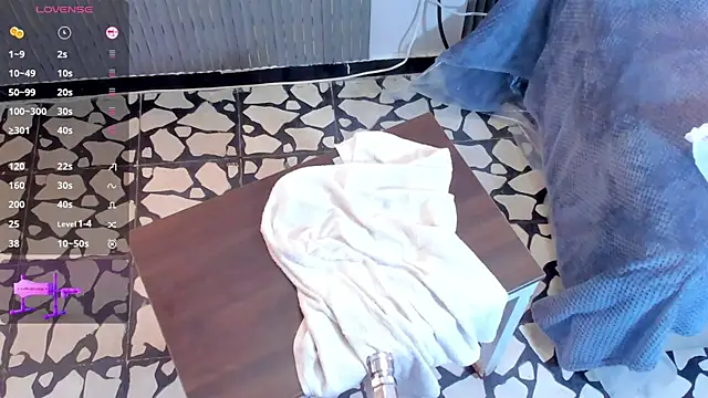 Snapshot of bigboobs_violeta chatting on 17, 11, 2025 bigboobs violeta online show from 17, 11, 2025