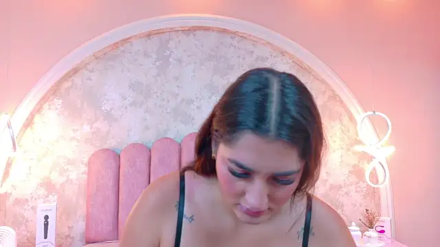 JasmineRhodes online show from 22, 11, 2025