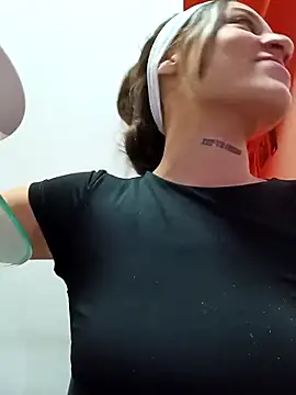 Snapshot of Arii_collins1 chatting on 17, 12, 2025 Arii collins1 online show from 17, 12, 2025