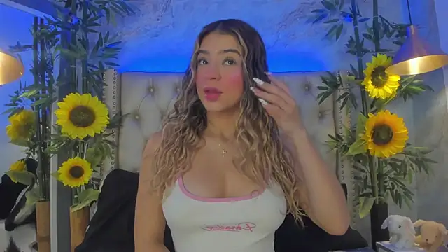 Snapshot of LittleeJaz chatting on 14, 10, 2025 LittleeJaz online show from 14, 10, 2025