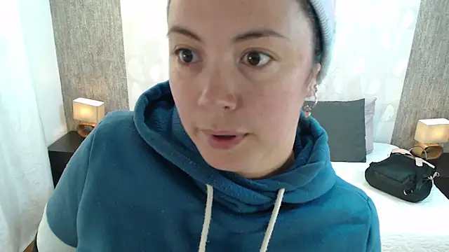 Snapshot of elamurray chatting on 14, 10, 2025 elamurray online show from 14, 10, 2025