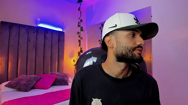 Snapshot of Ryan_Jackson_ chatting on 14, 12, 2025 Ryan Jackson online show from 14, 12, 2025