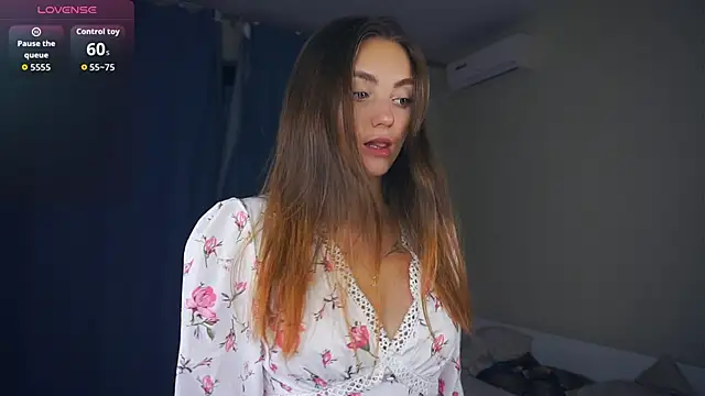 Snapshot of LoraDavi chatting on 22, 10, 2025 LoraDavi online show from 22, 10, 2025