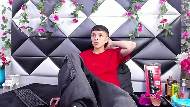 Snapshot of Megan_Thompson_ chatting on 26, 9, 2025 Megan Thompson online show from 26, 9, 2025