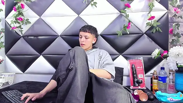 Snapshot of Megan_Thompson_ chatting on 27, 9, 2025 Megan Thompson online show from 27, 9, 2025