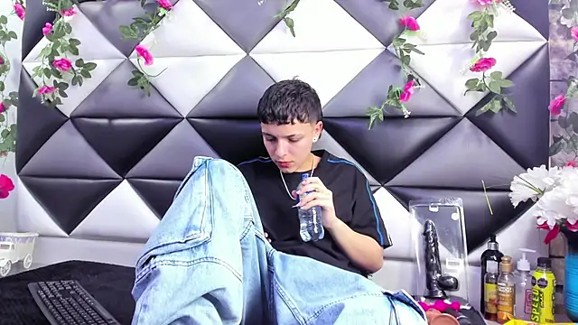 Snapshot of Megan_Thompson_ chatting on 9, 10, 2025 Megan Thompson online show from 9, 10, 2025