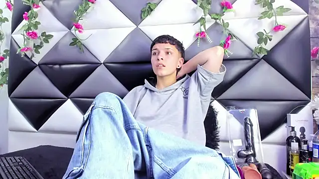 Snapshot of Megan_Thompson_ chatting on 28, 10, 2025 Megan Thompson online show from 28, 10, 2025