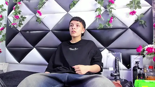 Snapshot of Megan_Thompson_ chatting on 30, 10, 2025 Megan Thompson online show from 30, 10, 2025