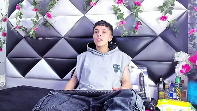 Megan Thompson  online show from 5, 12, 2025